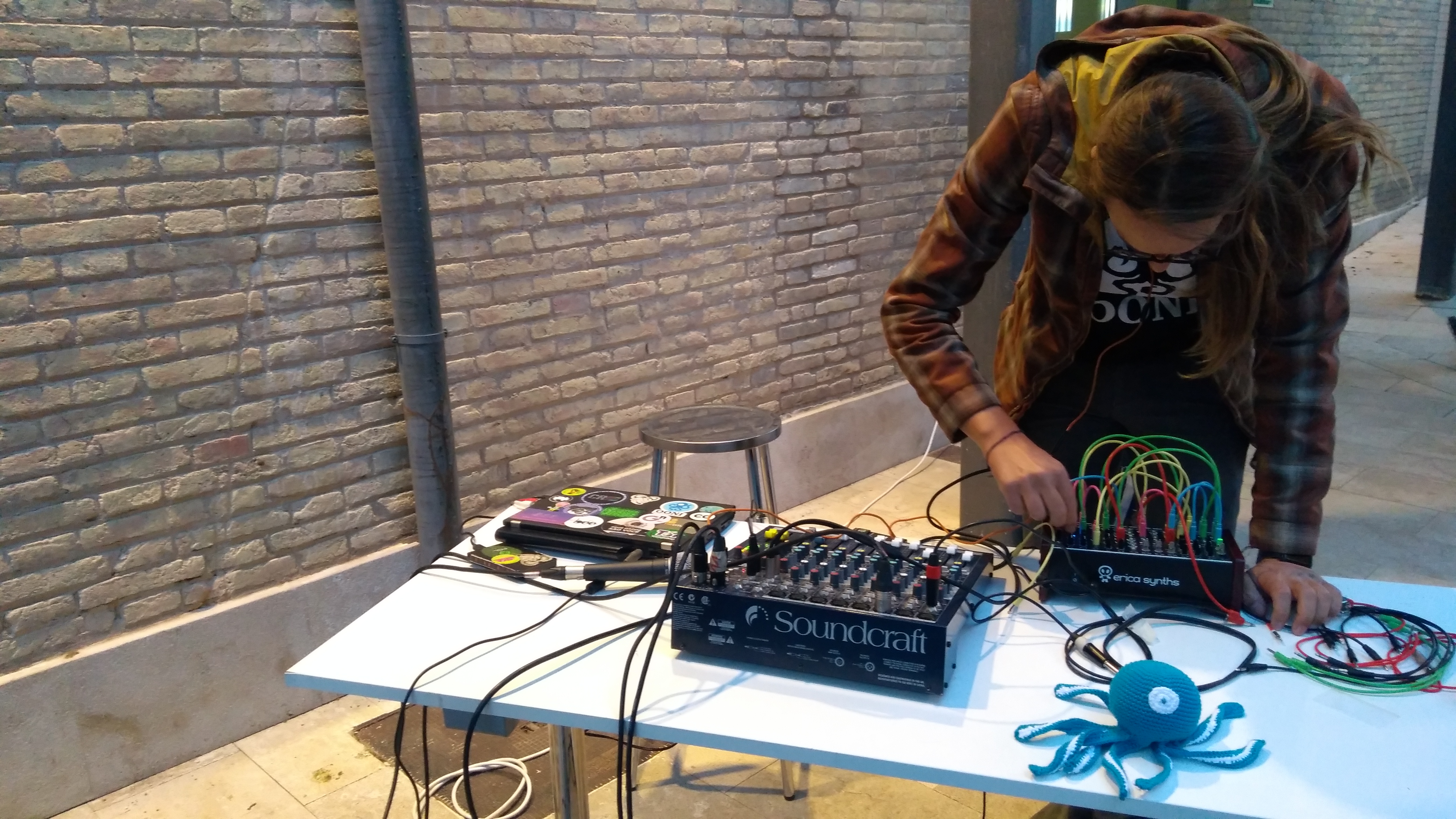 OONI's modular synthesizer performance